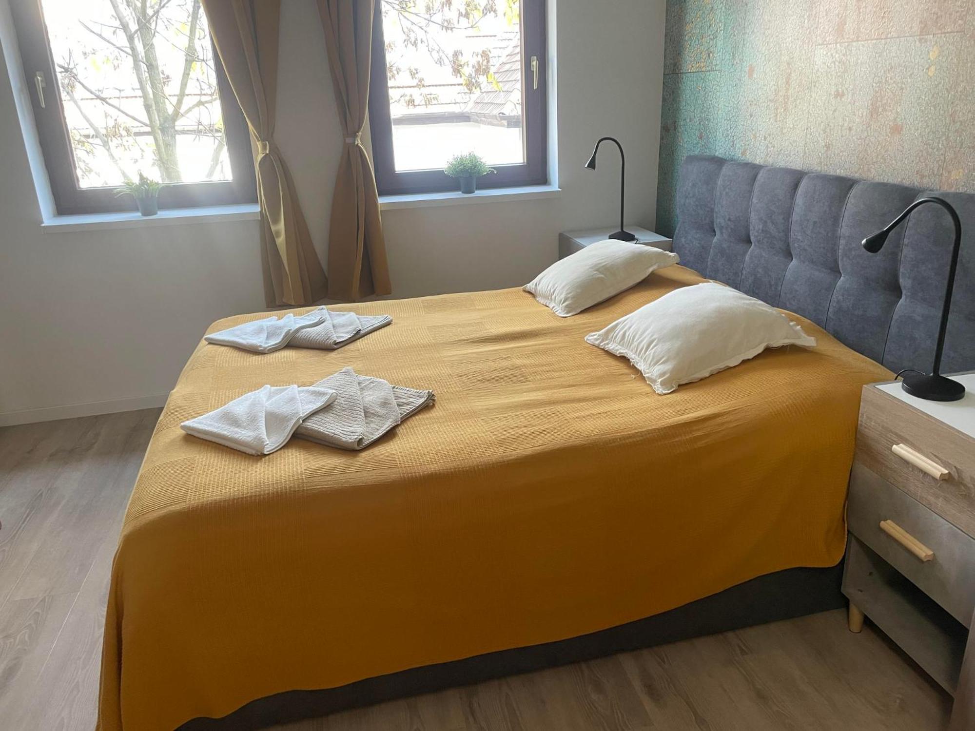 דירות Fot Szent Benedek Apartman מראה חיצוני תמונה