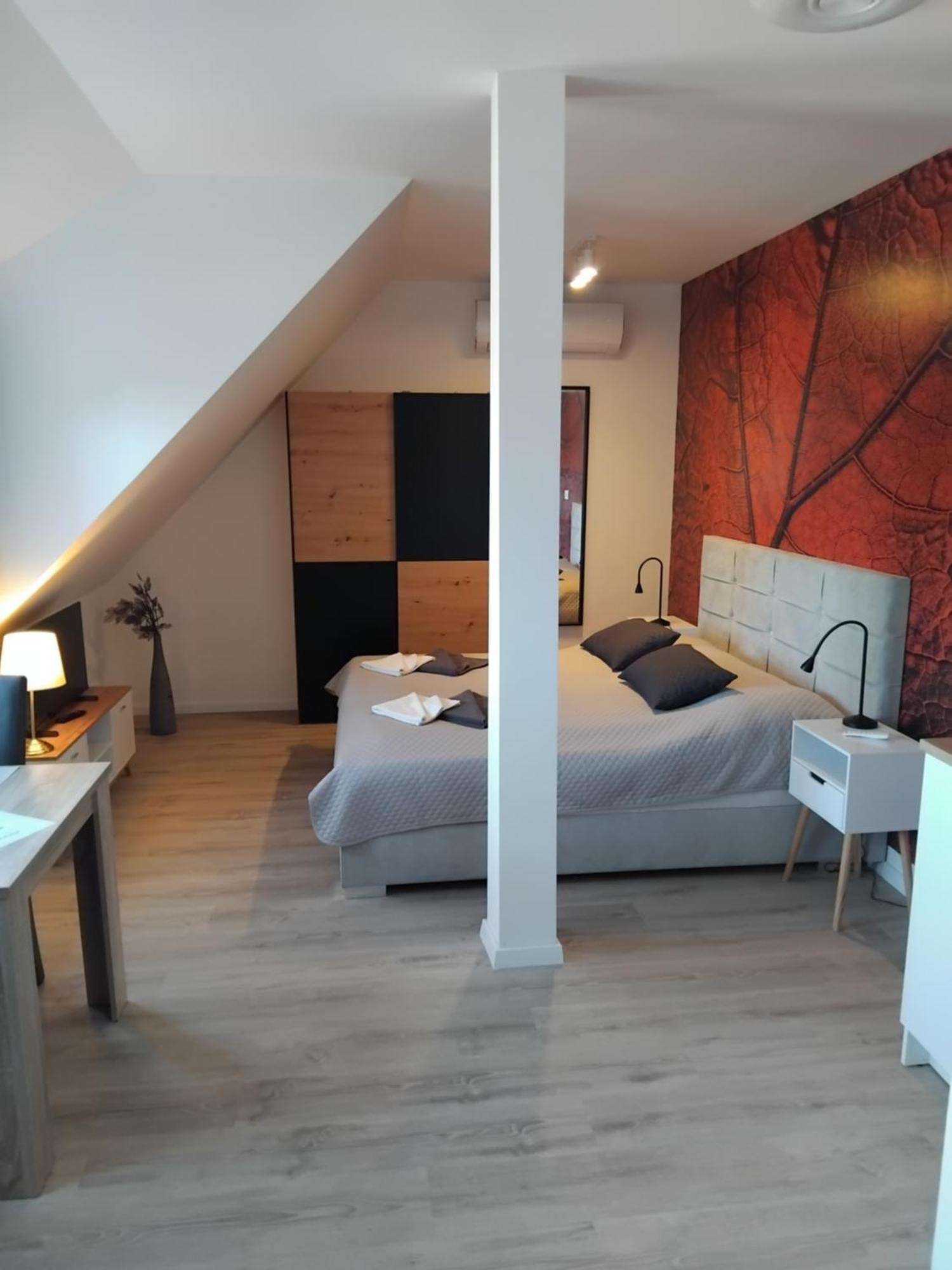 דירות Fot Szent Benedek Apartman מראה חיצוני תמונה