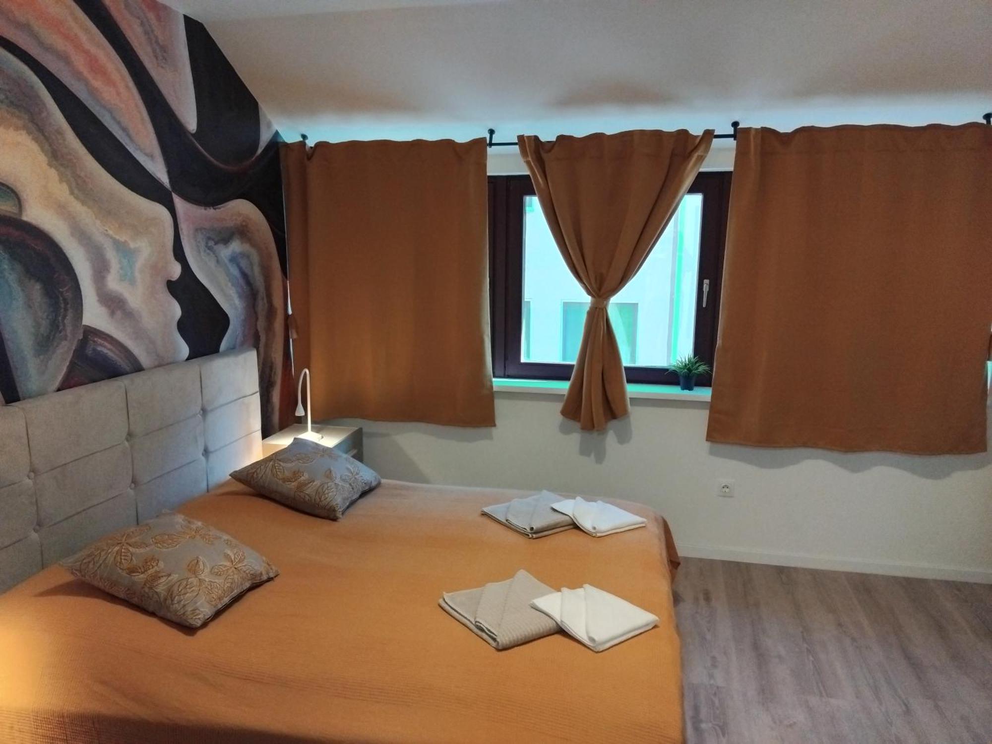 דירות Fot Szent Benedek Apartman מראה חיצוני תמונה