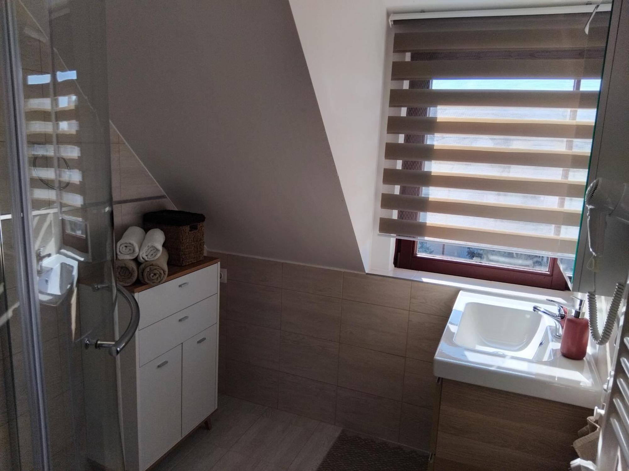 דירות Fot Szent Benedek Apartman מראה חיצוני תמונה