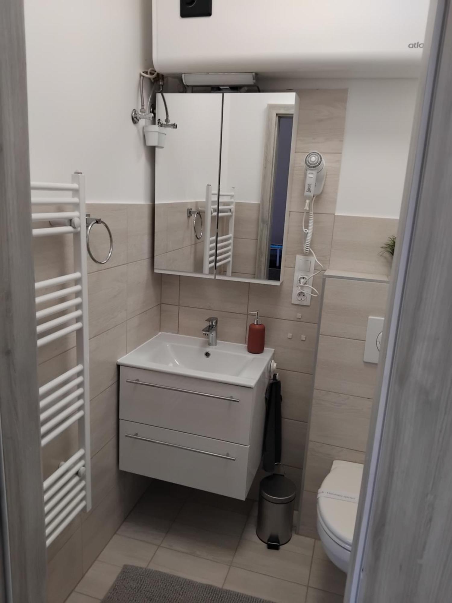 דירות Fot Szent Benedek Apartman מראה חיצוני תמונה